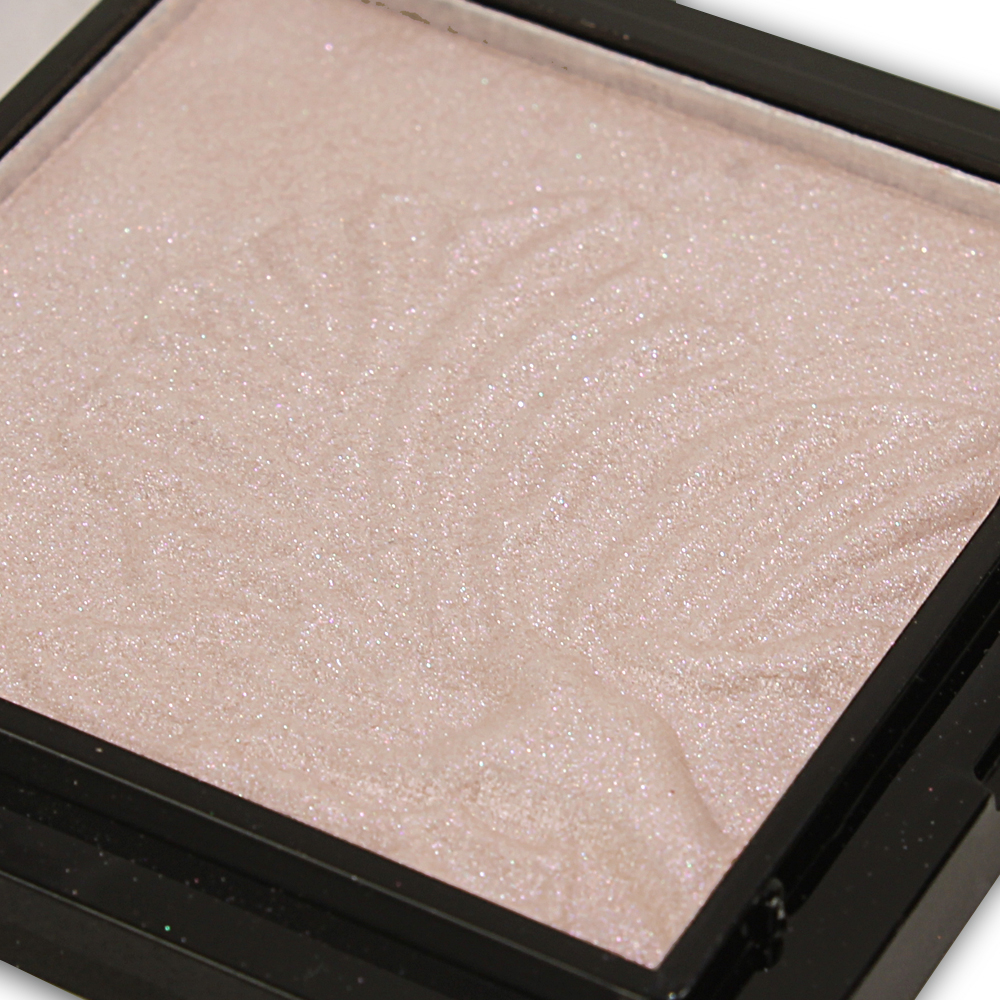 Хайлайтер для лица SKIN GLOW Highlighting Powder